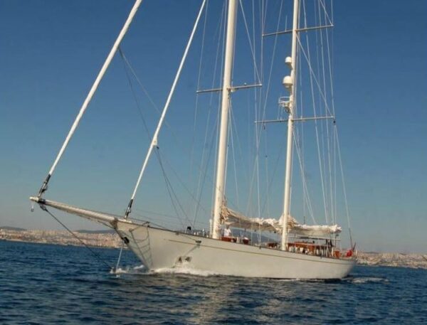 Elian IV